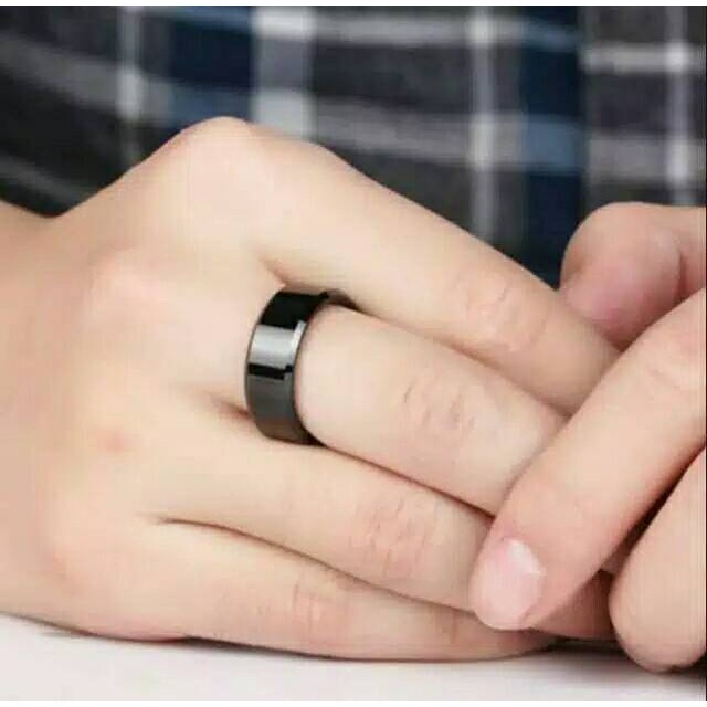 Cincin Hitam Polos Titanium Pria Wanita Dewasa Couple