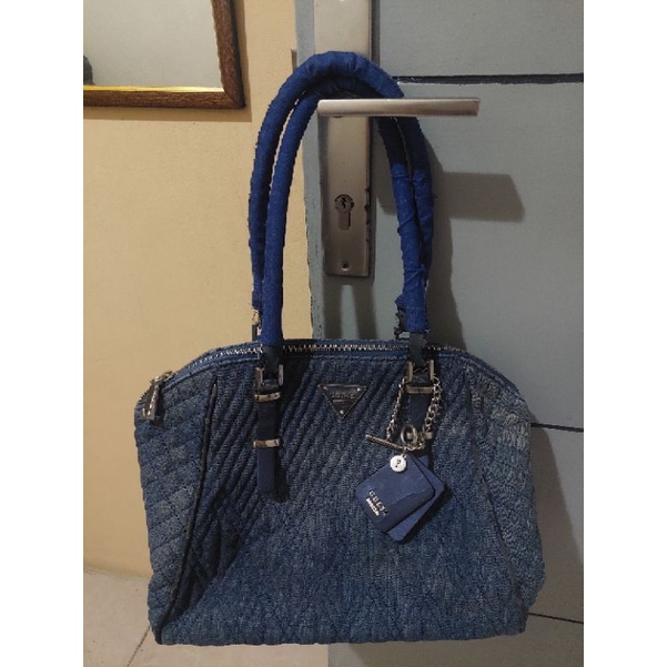 PRELOVED TAS GUESS BAHAN JEANS