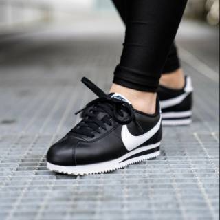 nike cortez classic black and white