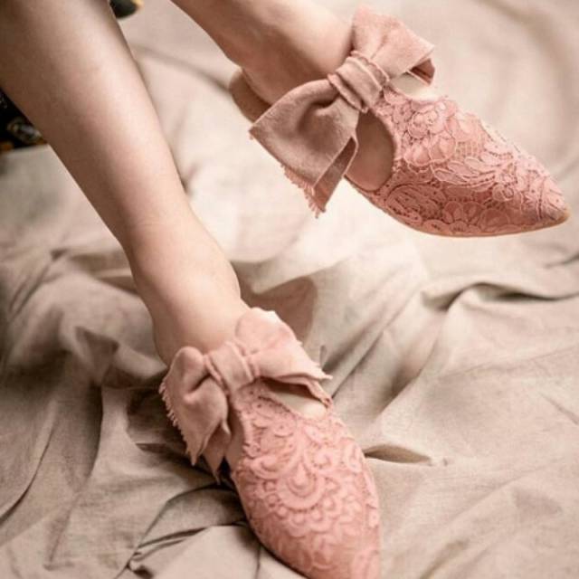 Ittaherl Curated x Eddy Betty
Tie a Bow Mules Rougir Pink size 38