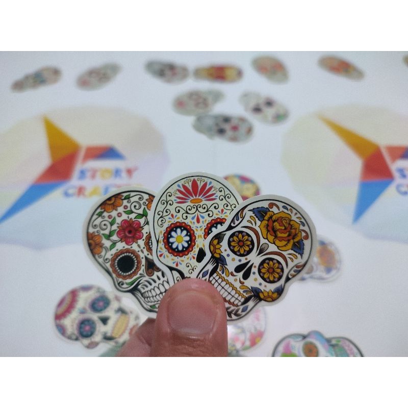 

Sticker Aestetic/Tumblr Animasi Kepala Tengkorang Motif Batik Kawai Lucu Chibi Keren Bahan Glosy Chromo