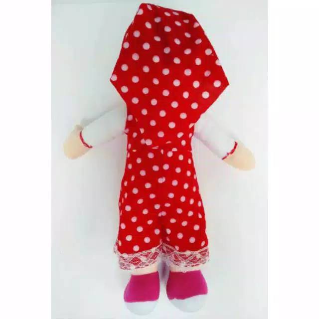 Boneka anak perempuan