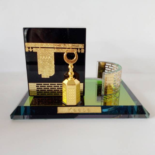 

Miniatur kristal kabah ukuran sedang