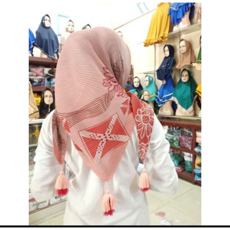 jilbab plisket jambul/pesanan segiempat plisket/jilbab segiempat warna biru Wardah