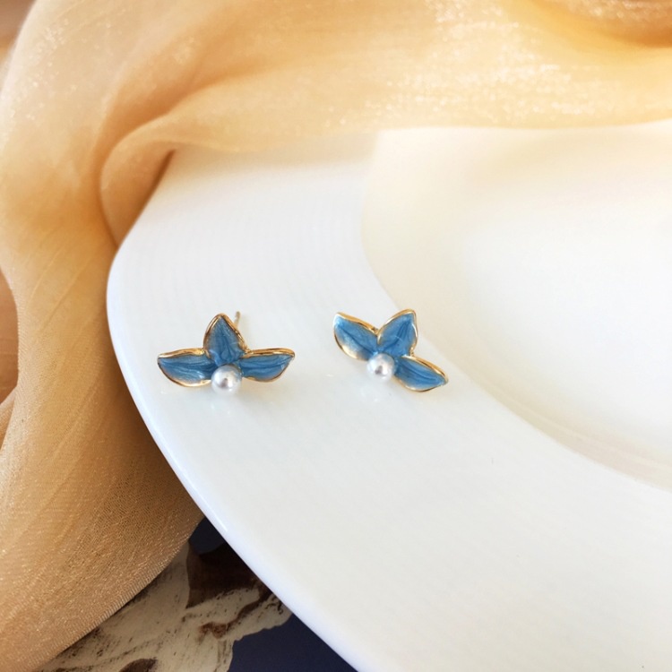 Anting Tusuk Gantung Desain Bunga Hias Mutiara Warna Biru Gaya Simple Cantik Untuk Wanita