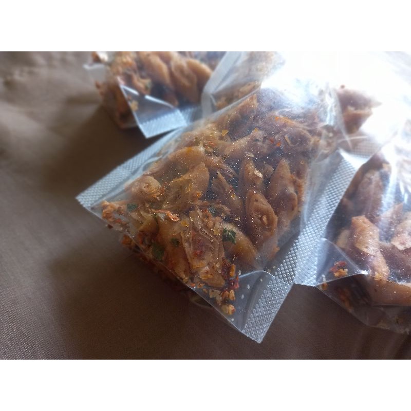 

Luring Lumpia kering pedas Terenak 60gram