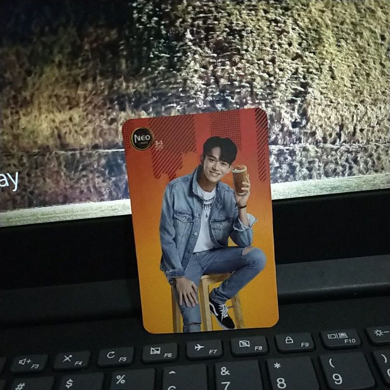 

PHOTOCARD LUCAS A.K.A KANG KOPI NEOCOFFEE