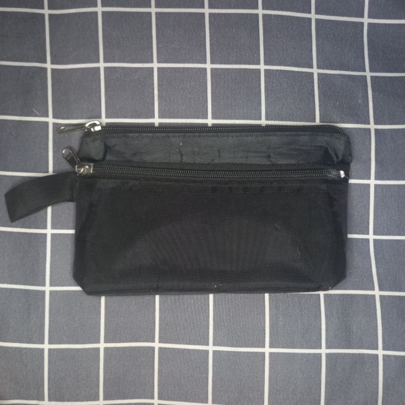 

Tempat Pensil/Dompet Hitam (preloved)