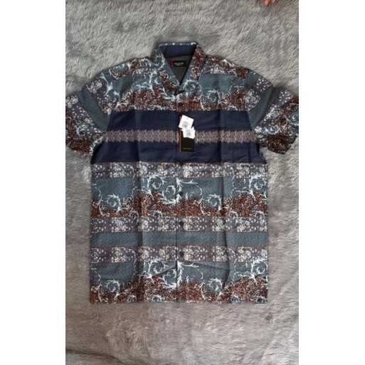 Kemeja batik pria merk MOC  lengan pendek