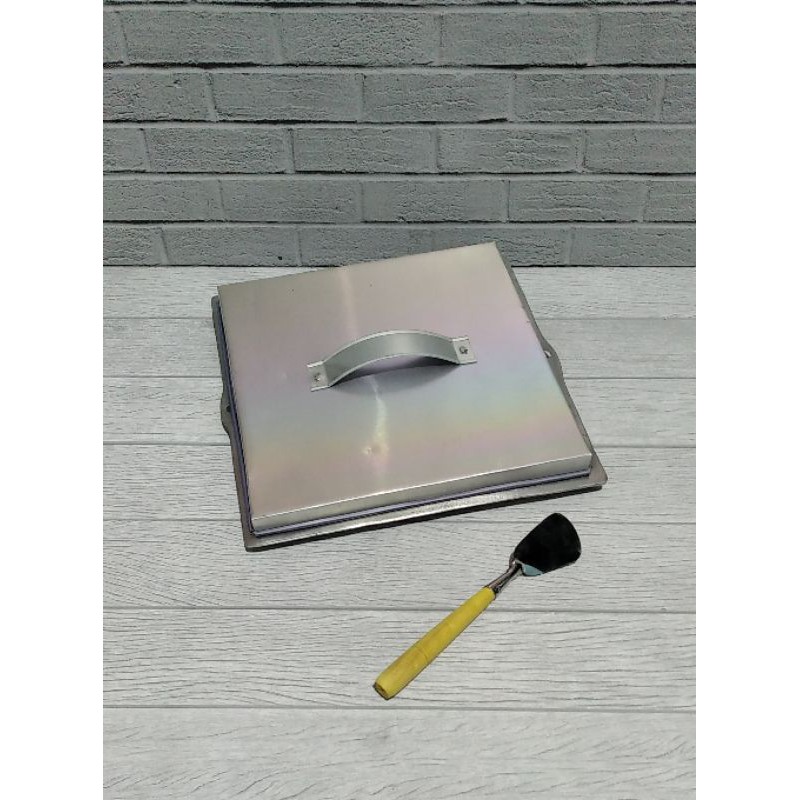 LOYANG MARTABAK TELUR 4 LUBANG