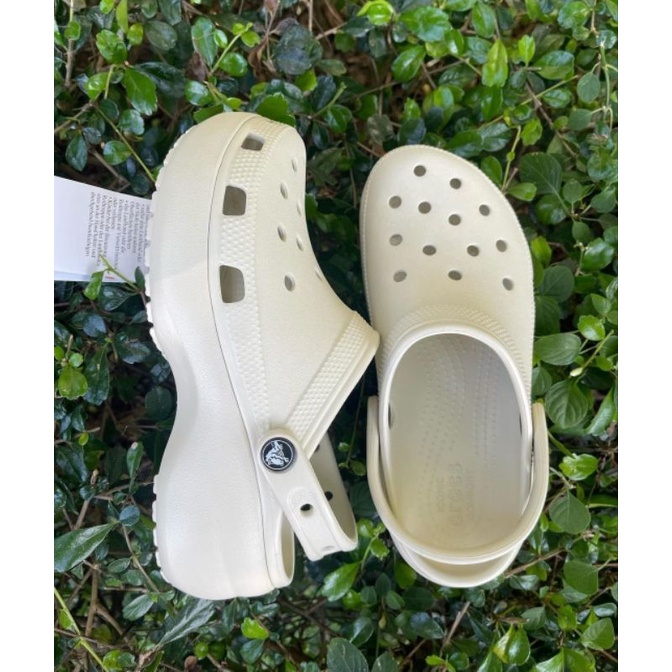 crocs Platform Clog / crocs Classic platform clog / Sandal Wanita Crocs classic platform