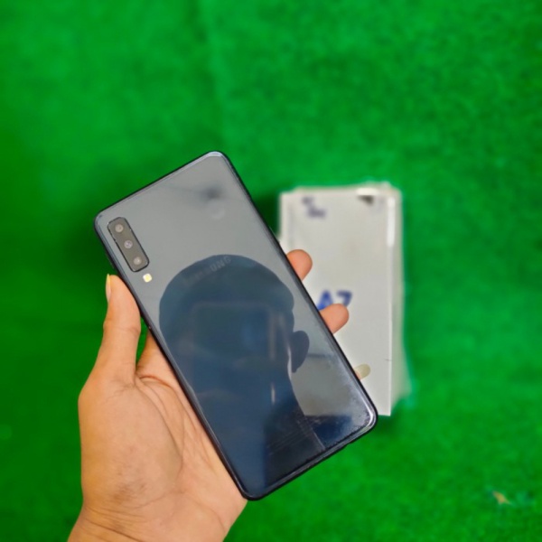 Dijual SAMSUNG A7 2018 4/64GB SECOND Murah