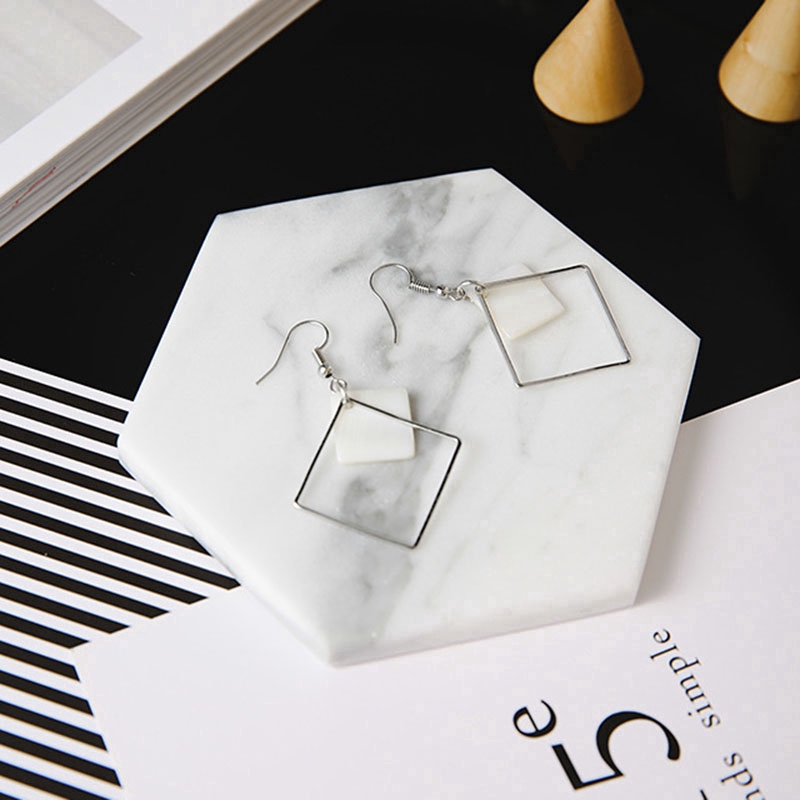 Anting Kait Gantung Panjang Bentuk Persegi Gaya Korea Warna Gold/Silver Matel Untuk Wanita