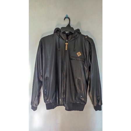 Jaket Hoodie Semi Kulit Pria (SECOND LIKE NEW)