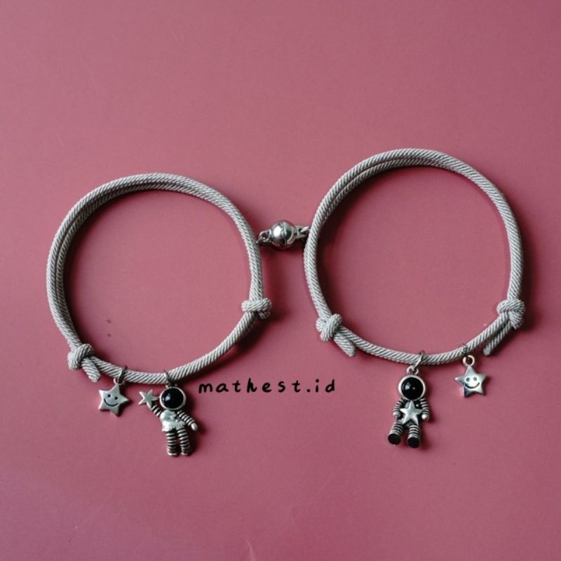 Gelang Couple Magnet Astronot Abu