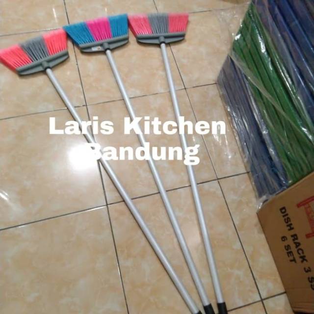 Sapu plastik 8517 merk Nagata