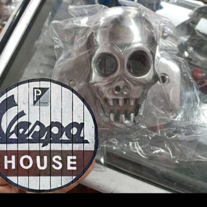 STOPLAMP LAMPU BELAKANG TENGKORAK VESPA