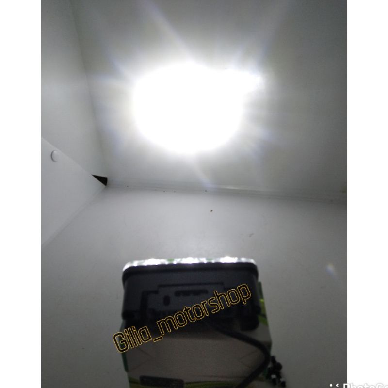 Lampu Tembak Cree E03 3 Mata CR7 Modish Besi 2Mode flash &amp; Diam Nyala Putih Universal