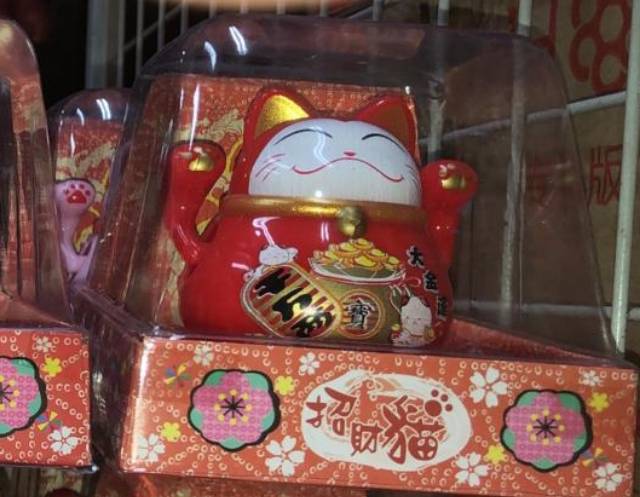 Patung kucing hoki gerak 2 tangan maneki neko