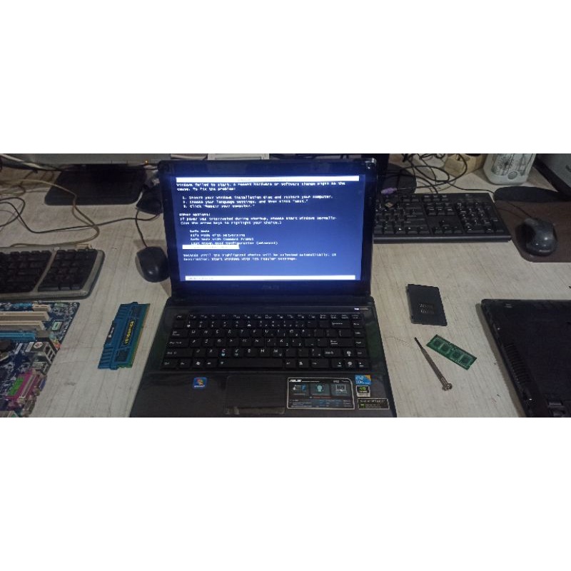 laptop Asus Core i5 minus