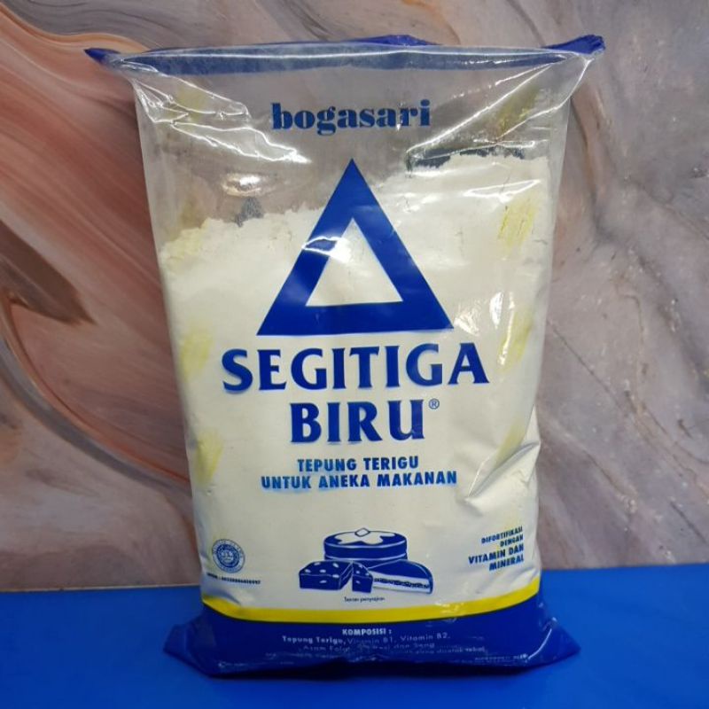 

Terigu Segitiga Biru Bogasari Kemasan Transparan 1kg (BERHADIAH 1PCS SENDOK MAKAN)