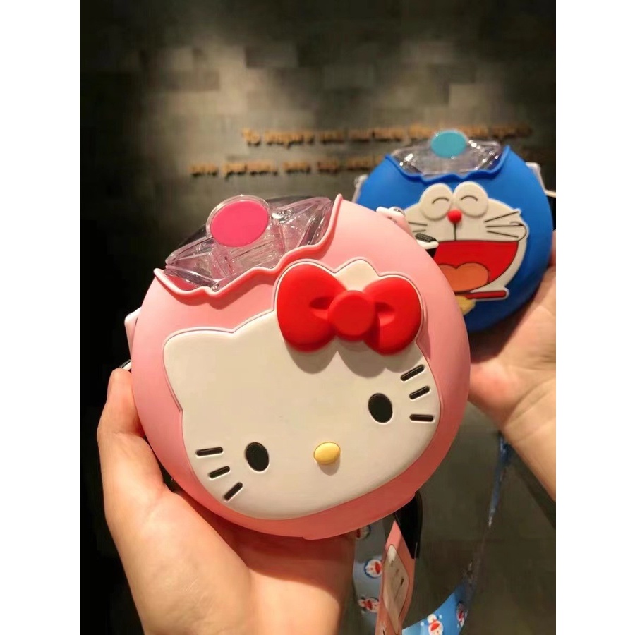 Botol Minum HELLO KITTY DORAEMON Portable Anak Bentuk Donat