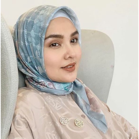 Buttonscarves Xanadu series Jade Ria Miranda