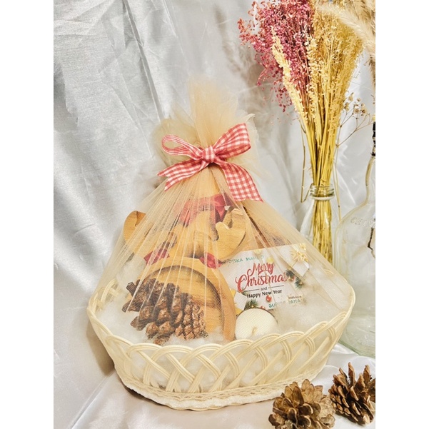 

Hampers Natal Kayu Mahoni / Peralatan Makan Karakter / free Card