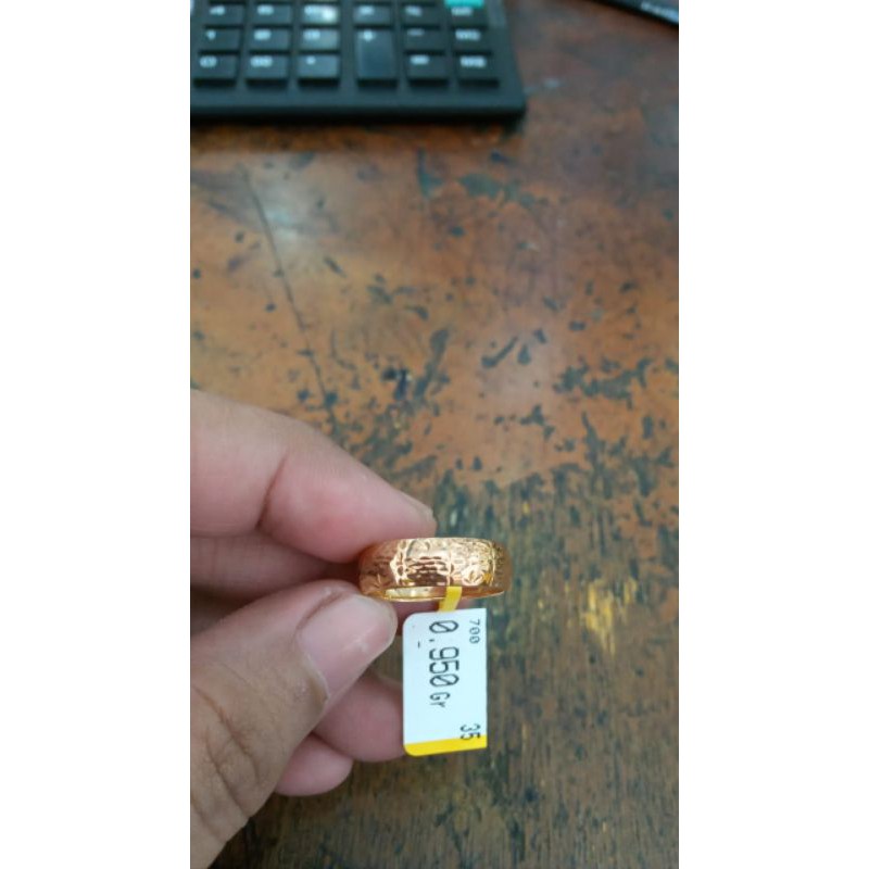 Emas 70 persen  0.950