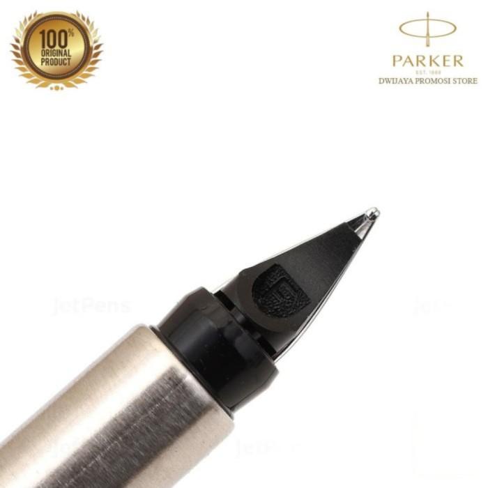 

Pulpen Parker Fountain Matte Black Silver Exclussive