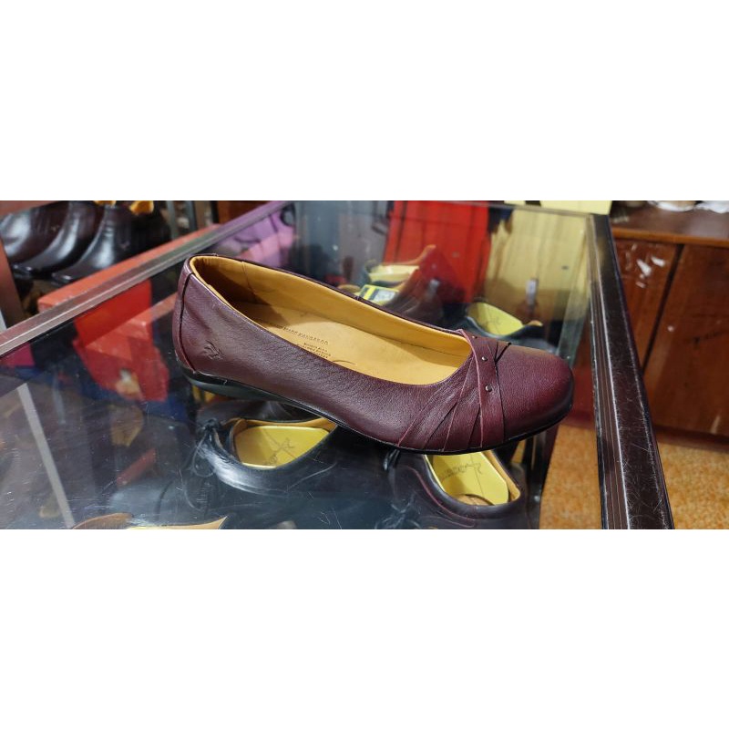 Sepatu Kangaroo Wanita