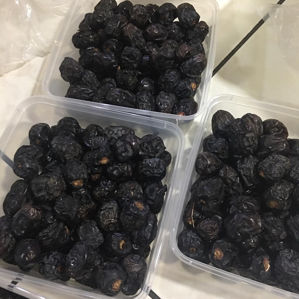 

Kurma Ajwa Original Madinah 1/2 kg