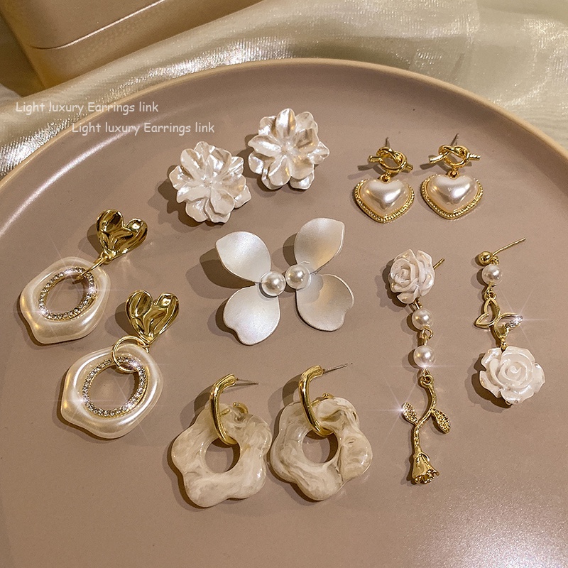 Bunga Anting Mutiara Korea Ringan Mewah dorp earrings Wanita2023Fashion Baru Earing Putih