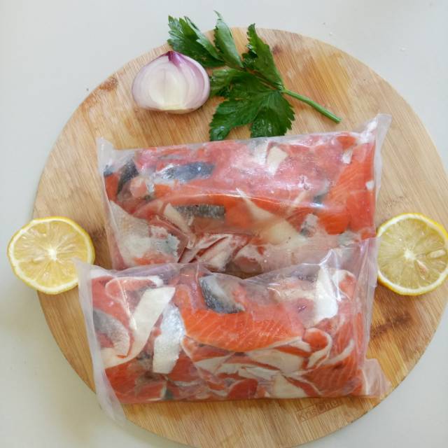

Tetelan Salmon 1kg 77.000