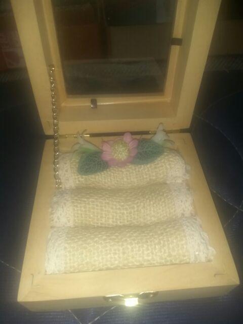 Kotak Cincin Kayu Kecil + Bunga Untuk Seserahan/ Lamaran Kc