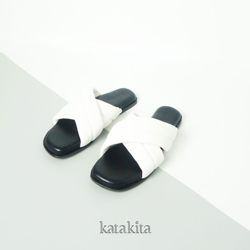 Katakita Millie Flat Sandal Wanita Sendal wanita Teplek-Black And White