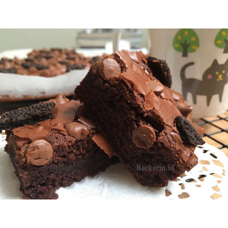 

Backerin Shinny Fudgy Brownies _ Brownies Panggang, Ukuran 20x20 CM
