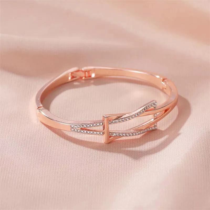 Gelang Wanita Titanium Steel Berlian Bracelet Gaya Korea / Gelang Emas Wanita Diamond Titanium