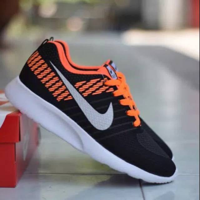 SEPATU SPORT NIKE AIRMAX RUNNING PRIA / SNEAKERS PRIA / WARNA ORANGE