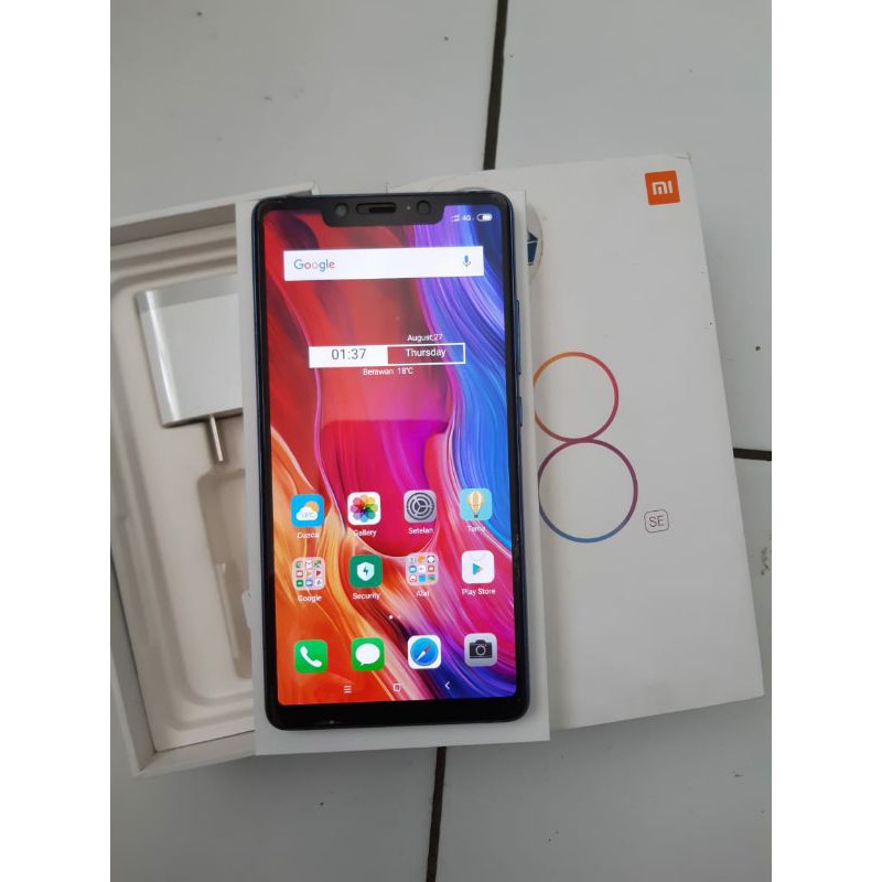 Xiaomi Mi 8 SE Ram 6/64Gb Fullset Mulus No Minus