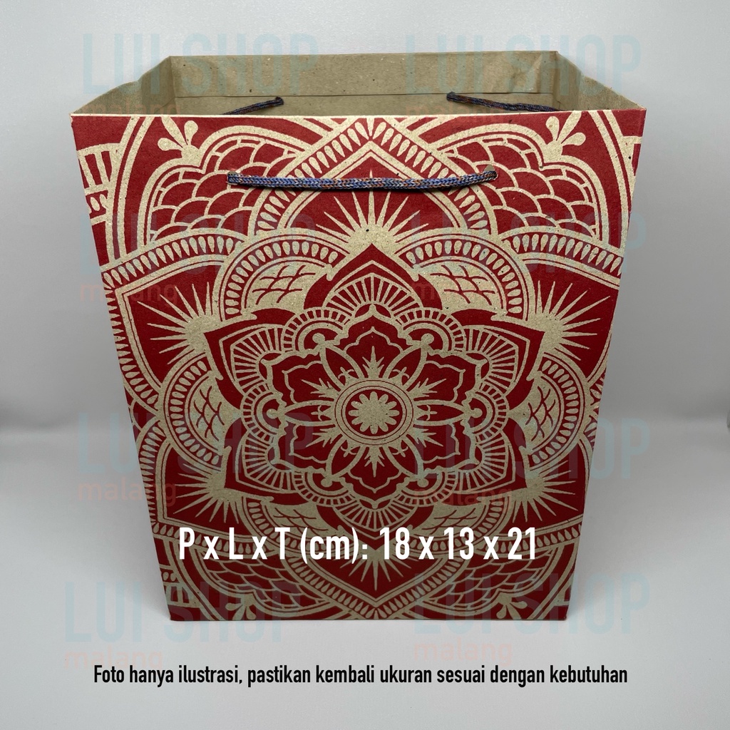 

TAS KERTAS R5 BATIK untuk Dus Kue ( PILIHAN WARNA RANDOM ) PER LEMBAR
