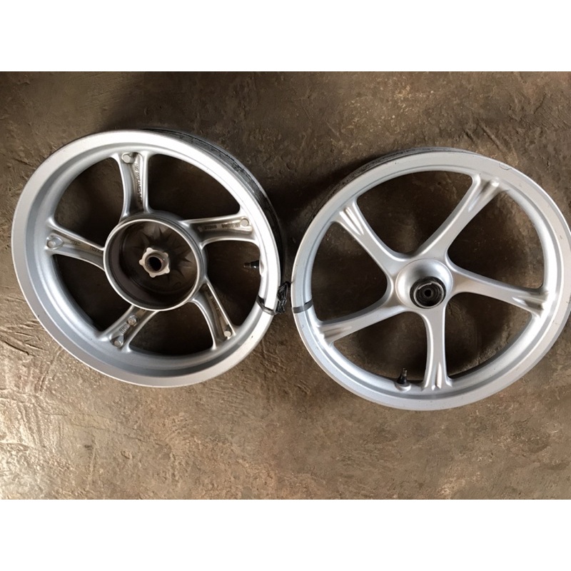 Velg motor yamaha mio z original ( Silver tanpa ban )
