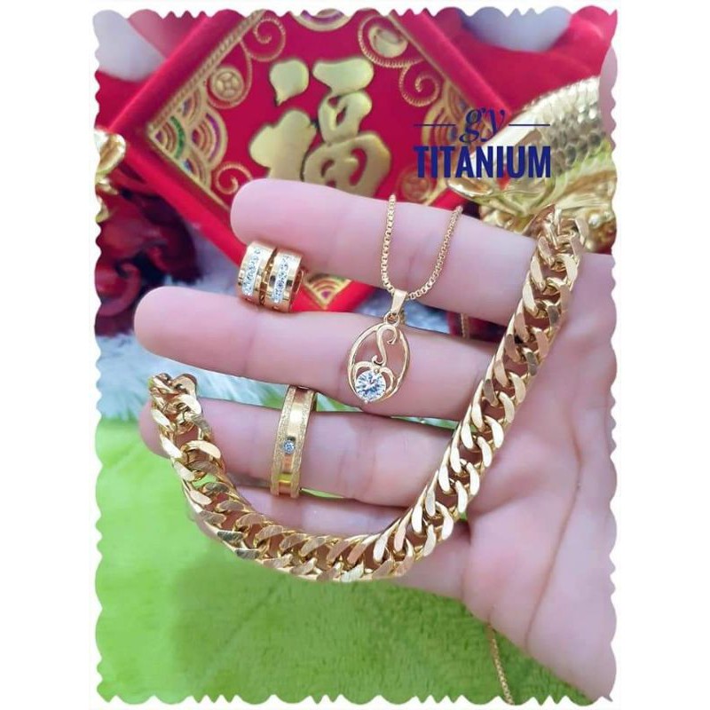 Set perhiasan imitasi