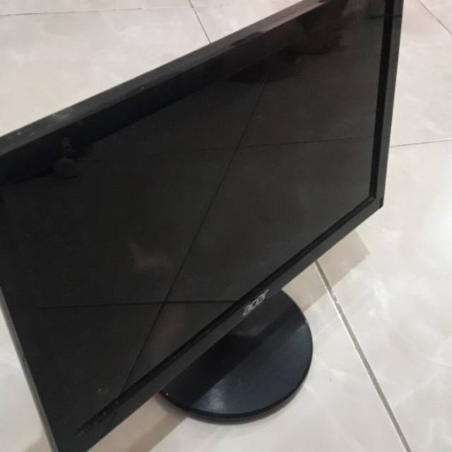 Acer 15.6/40 cm Monitor Komputer Lebar (preloved)