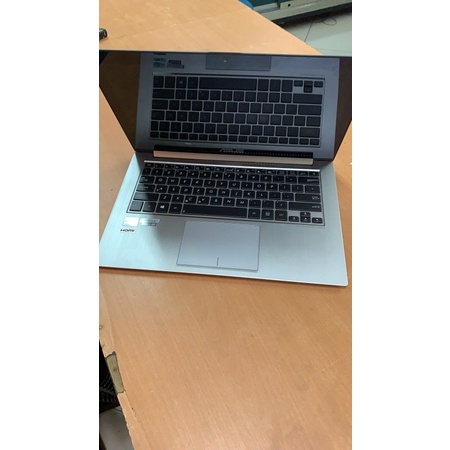 Laptop ASUS CORE I5 3310U 4GB SSD 128 TOUCHSCREEN