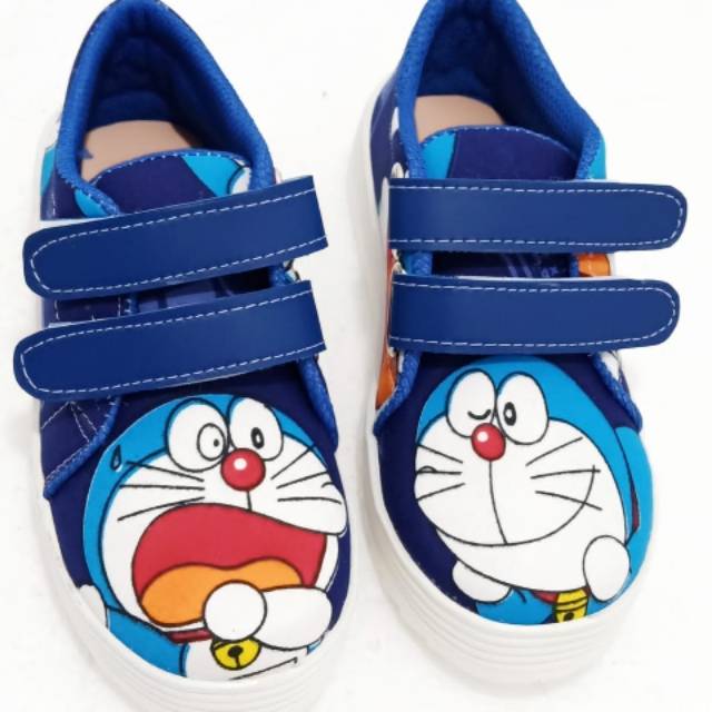 Sepatu kets doraemon biru tua
