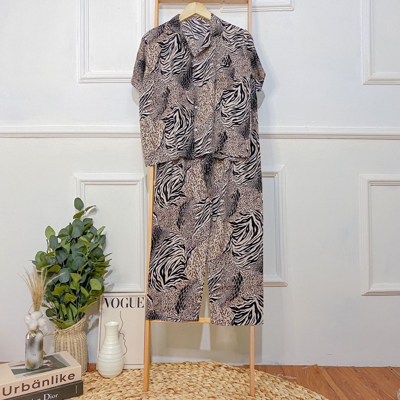 SETELAN LENGAN PENDEK PIYAMA BAJU TIDUR WANITA CEWEK BUSUI ONE SET RAYON MOTIF-KCPJ LeoAbs