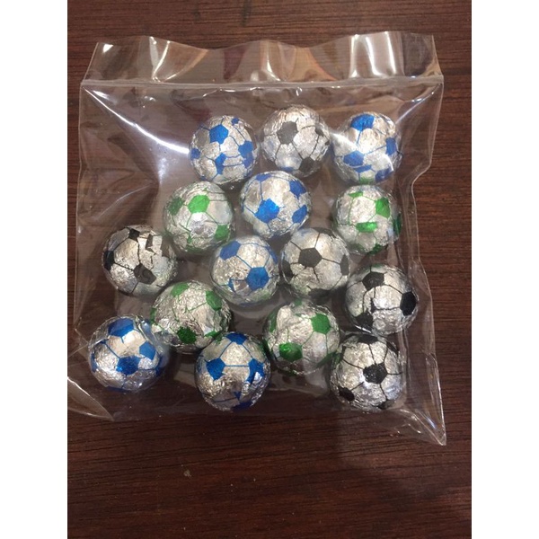 

SNACK BOLA COKELAT