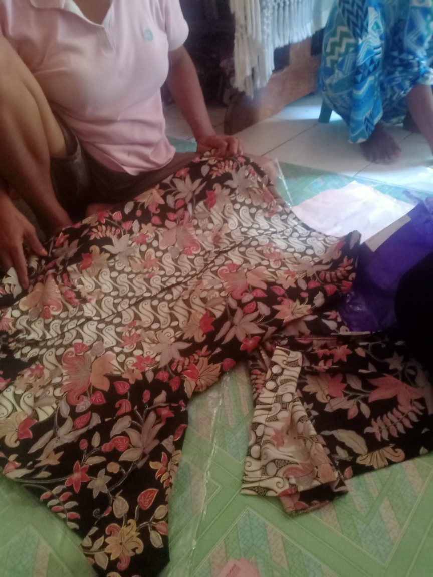 Lembayung.id / Kemeja Batik Lengan Pendek Bougenvile