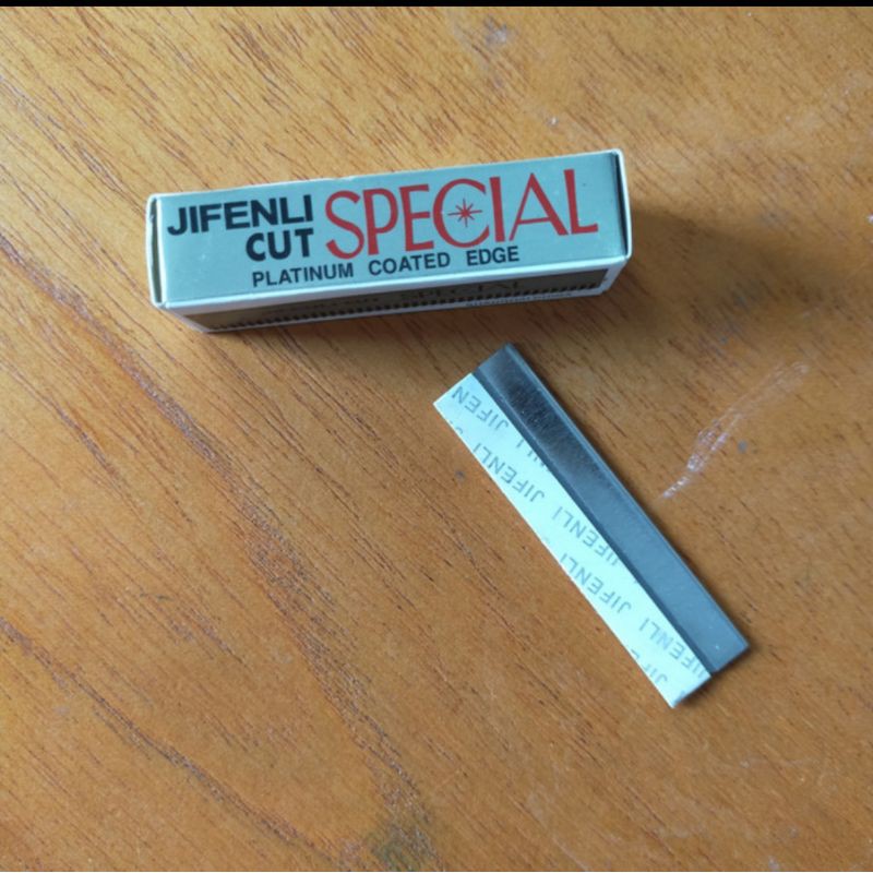 

JIFENLI CUT SILET RAZOR REFILL PISAU CUKUR BARBER SALON